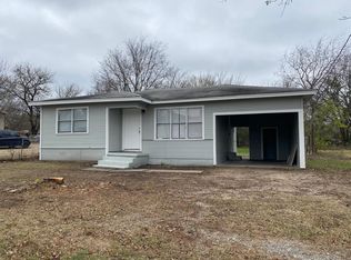 308 S Pecan St, Bells, TX 75414