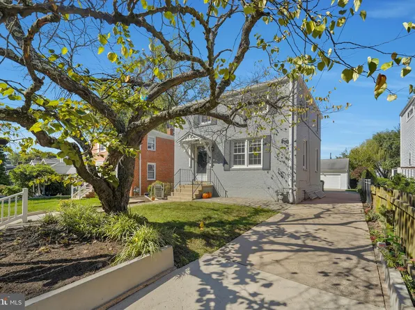 5241 5th St N, Arlington, VA 22203