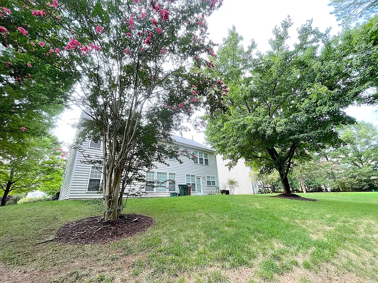 422 Selwood Pl — Photo 44