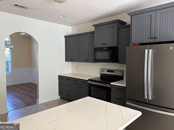 3rd image of 114 Erin Way