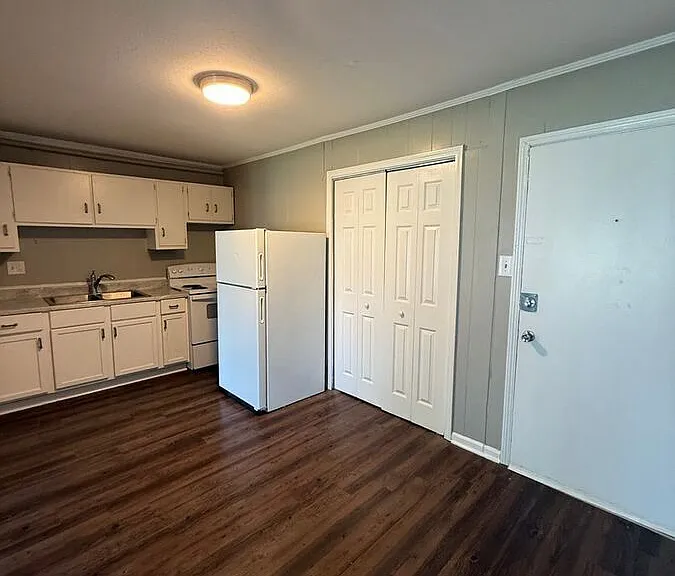 1708 Jennifer Road — Photo 41
