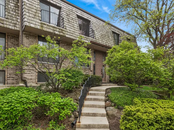 1718 Northfield Sq APT F, Northfield, IL 60093