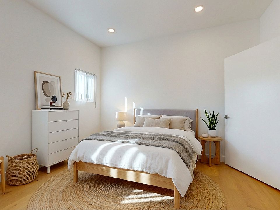1st image of 2660 2nd St APT 5