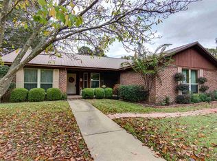 401 Village Ln, Wake Village, TX 75501