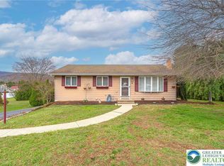 912 S Lincoln Ave, Walnutport, PA 18088