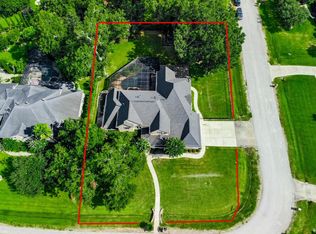 2106 S Shadow Grove Ln, Richmond, TX 77406