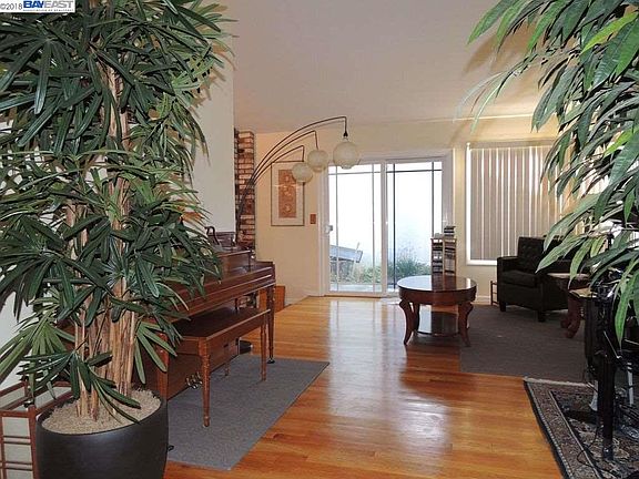 3rd image of 7738 Oak Creek Ct