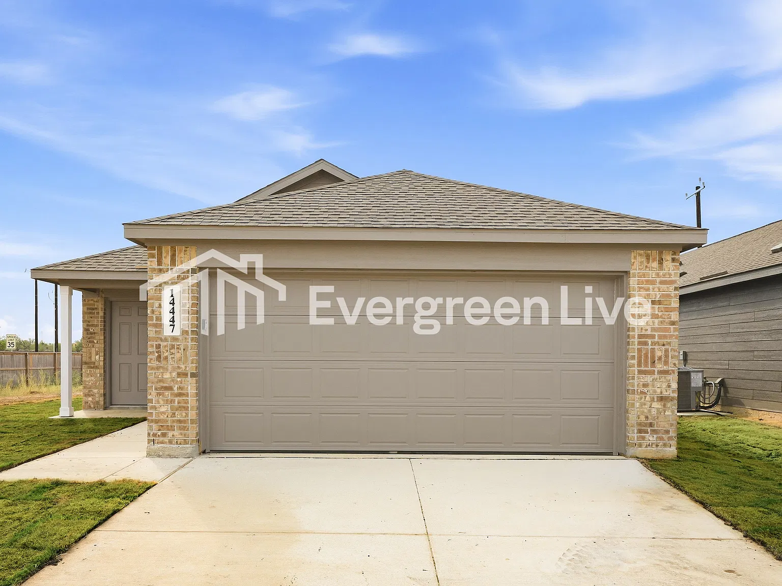 4 bed, 2.0 bath, 1600 sqft, $1,470 — Photo 1