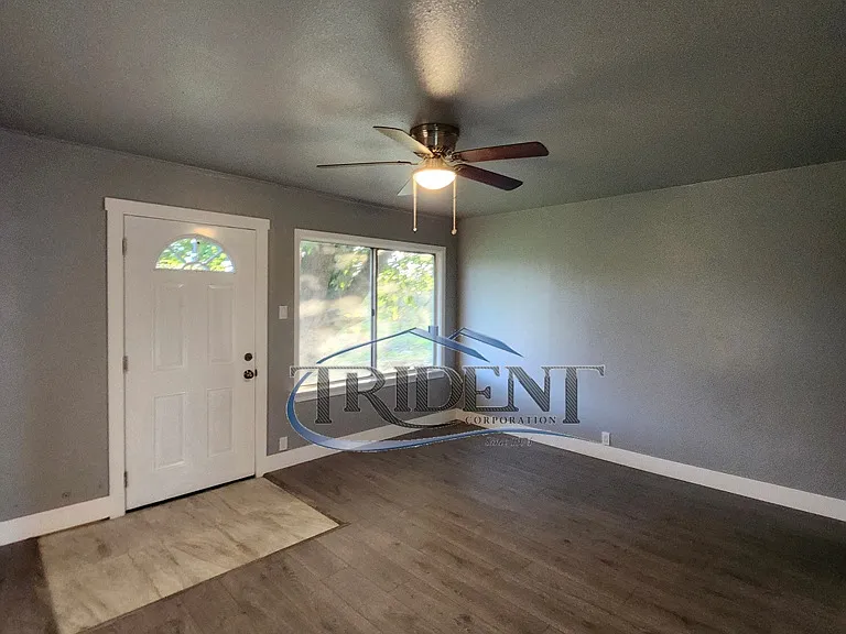 11363 Highway 70 #B — Photo 3