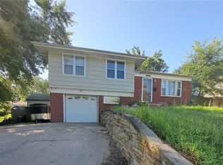 711 W Colonel Dr, Independence, MO 64050