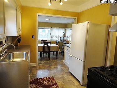 2nd image of 1213 Hall Ave