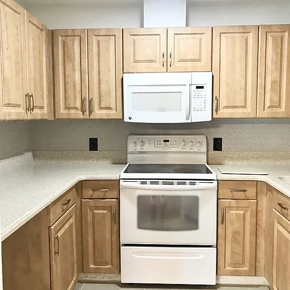 677 Quincy Shore Dr — Photo 5