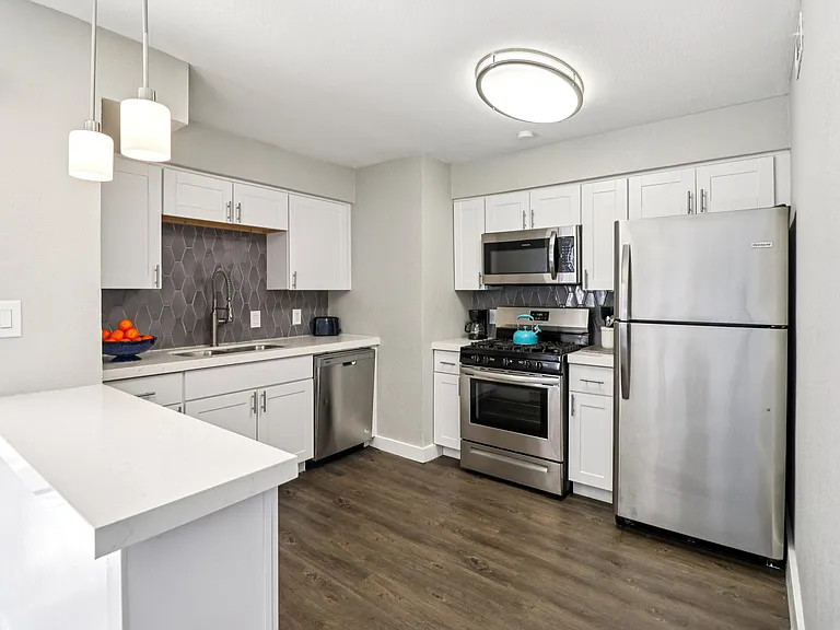 The Ashley at Bluffview Apartments — Photo 29