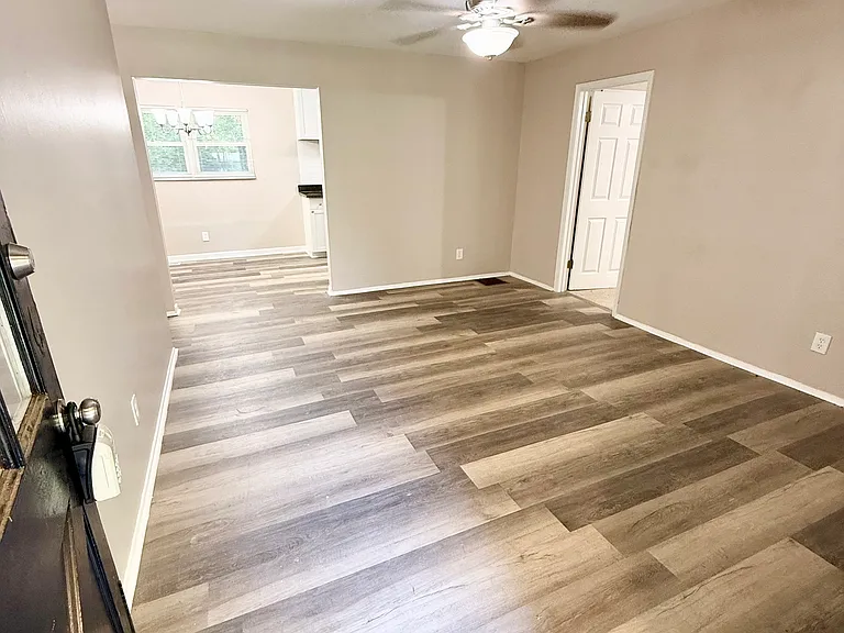 207 Custer Cir — Photo 3