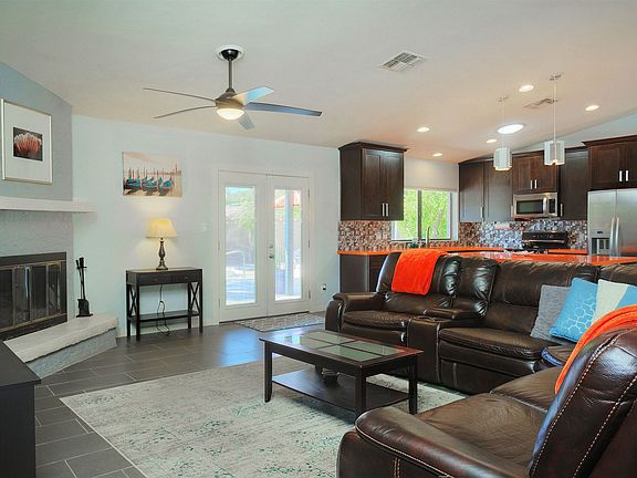 5th image of 2537 E Sierra St