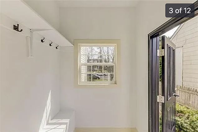 Mudroom/foyer area
