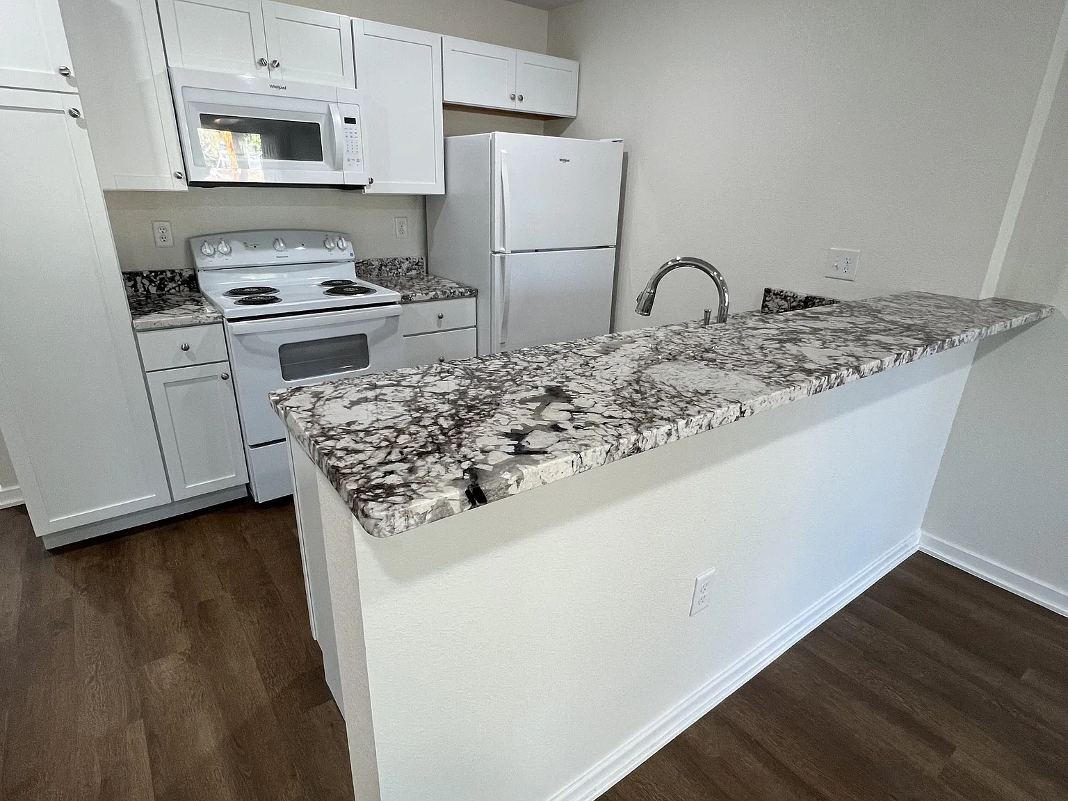 500 N Water St — Photo 2