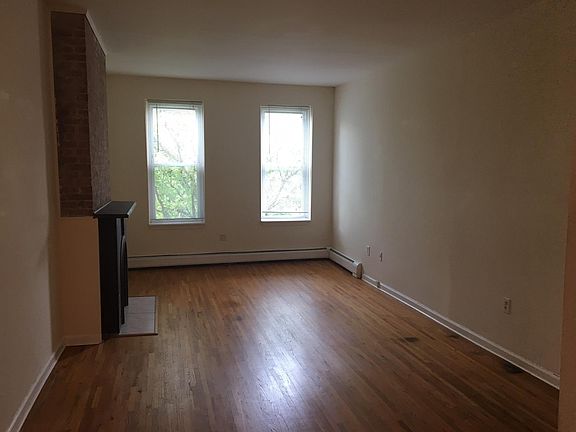 5th image of 112 Sussex St APT 2R