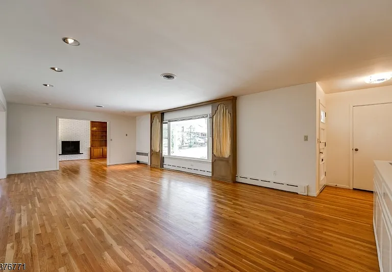 17 Oxford Dr — Photo 2