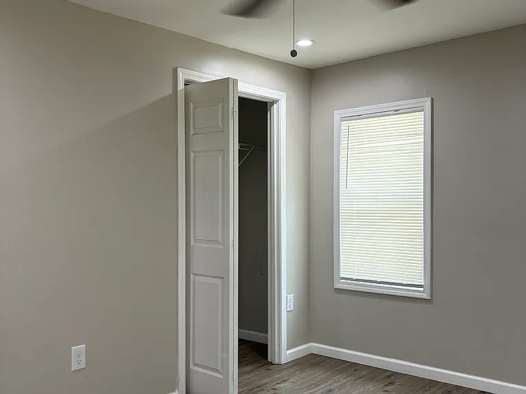 112 Holly Rd NW — Photo 1