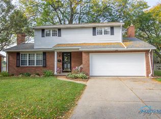 1054 Westbrook Dr, Perrysburg, OH 43551