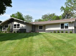 14655 E View Ct, Brookfield, WI 53005