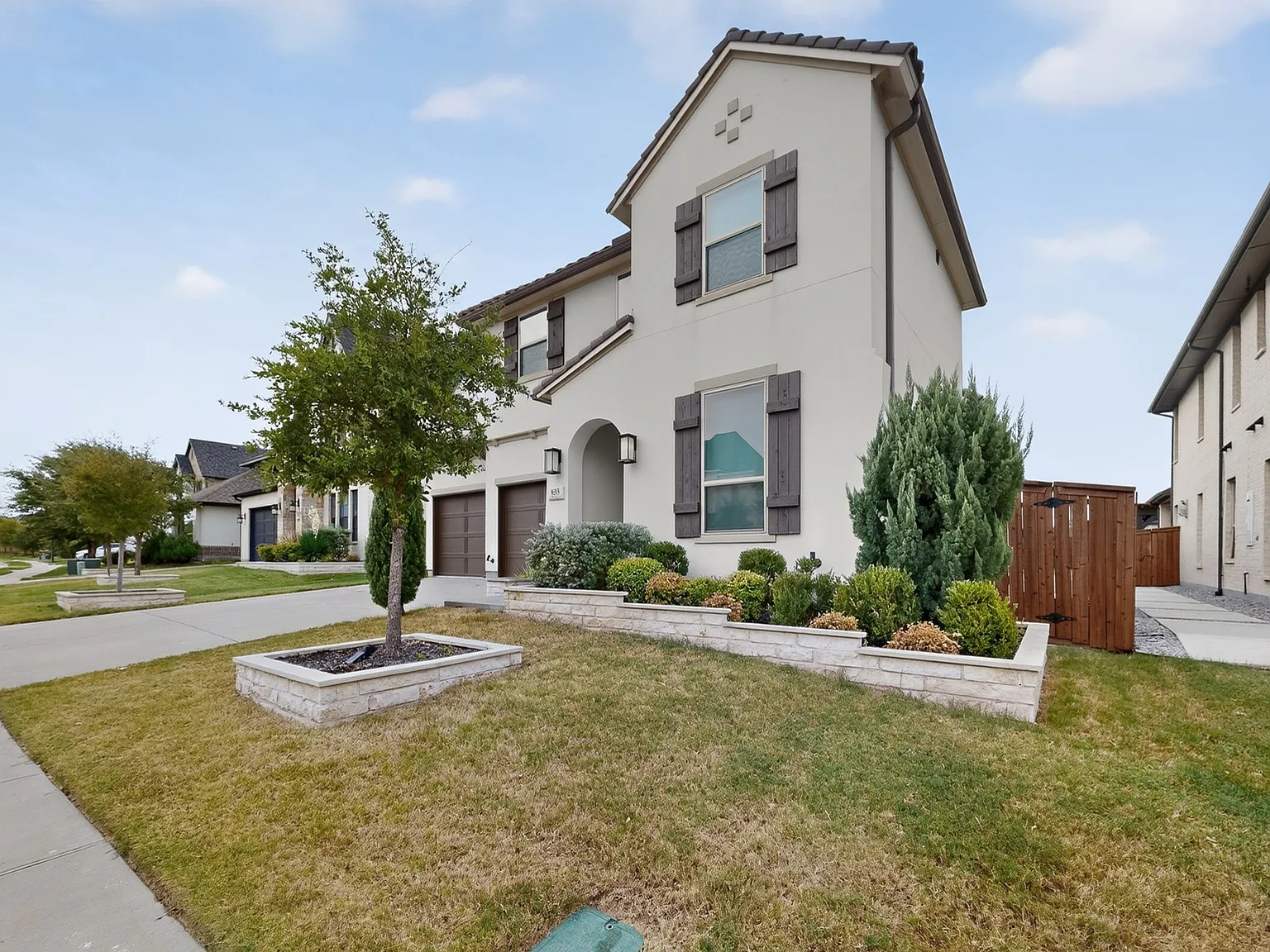 4 bed, 3527 sqft, $5,000 — Photo 2