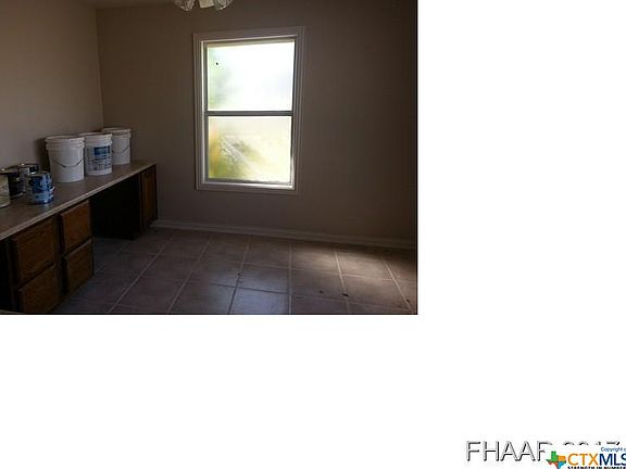 5th image of 208 W 2nd St