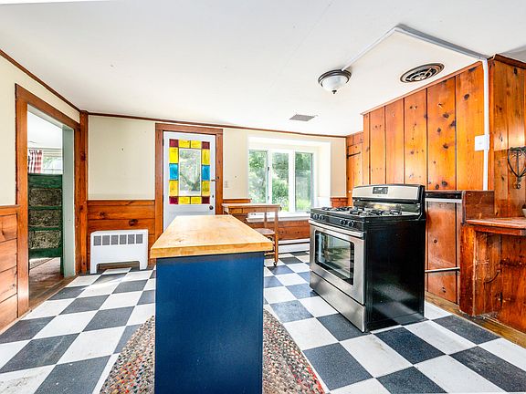 4th image of 228 Phinneys Lane