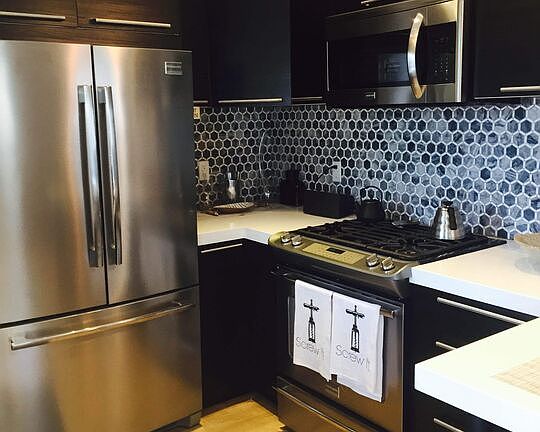 5th image of 559 E Vernon Ave #559
