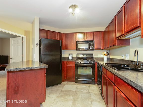 5th image of 1521 Raymond Dr APT 104