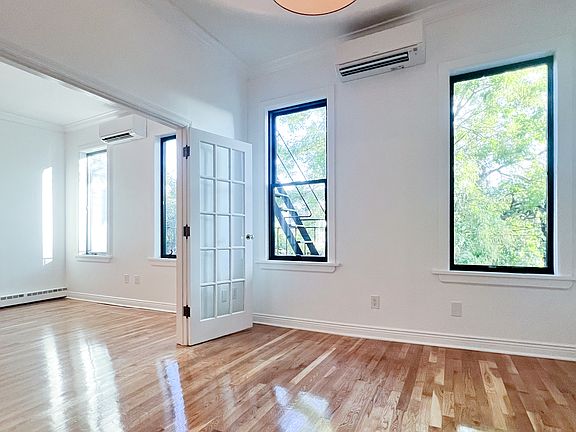 3rd image of 206 Montrose Ave APT 2B
