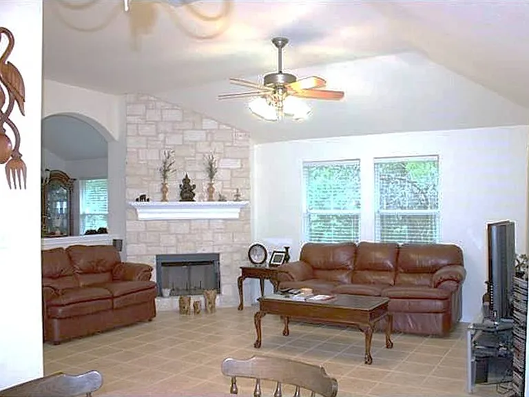 189 Donna Dr — Photo 4