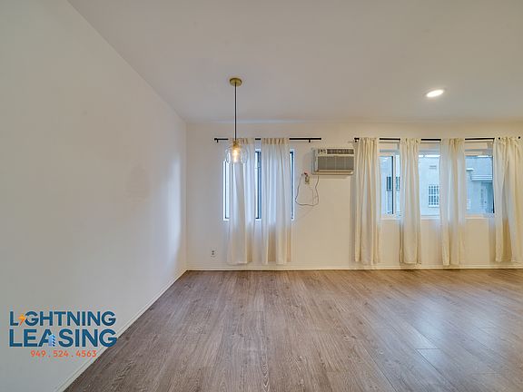4th image of 826 N Edinburgh Ave APT 2