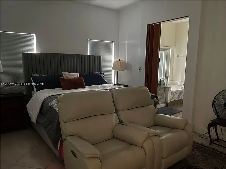 1144 Fairfield Meadows Dr — Photo 2