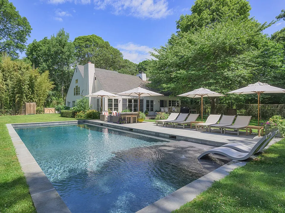 6 Glenwood Ln