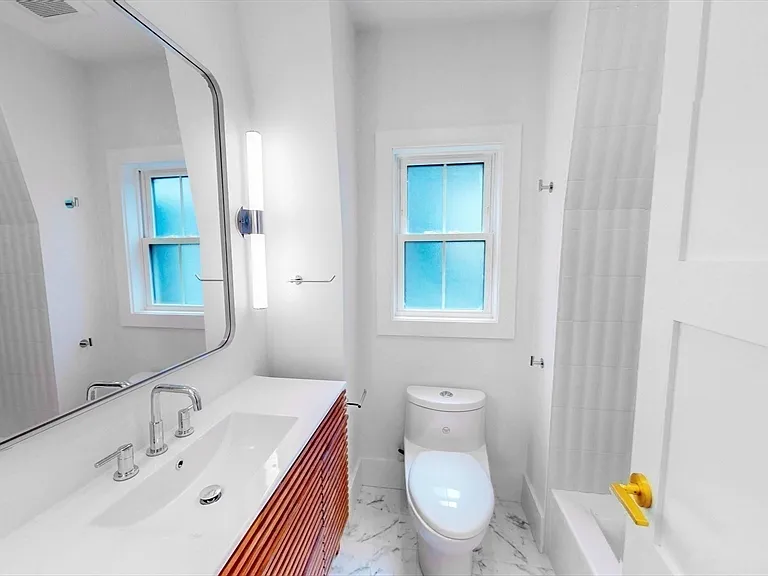 139 Sycamore St #B — Photo 15