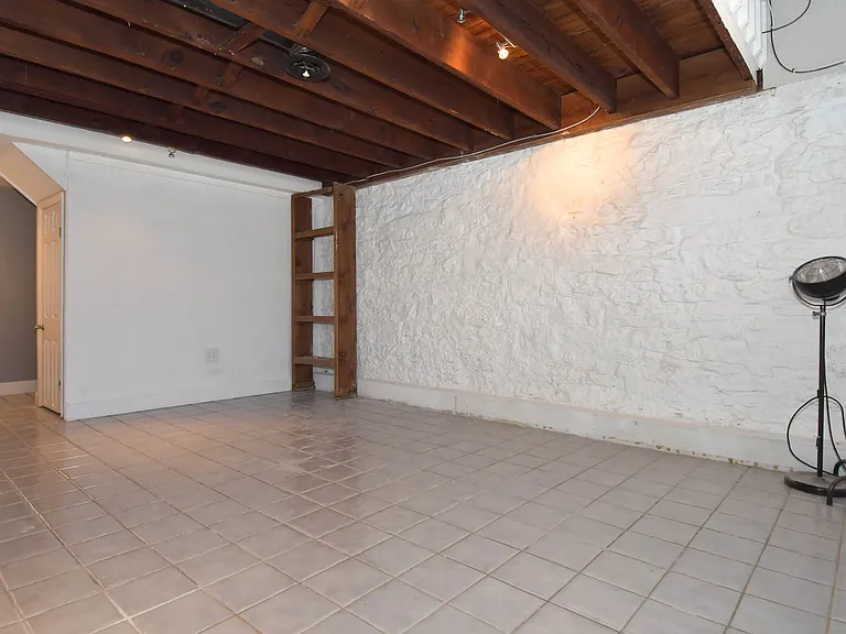 2350 S 10th St #R — Photo 22