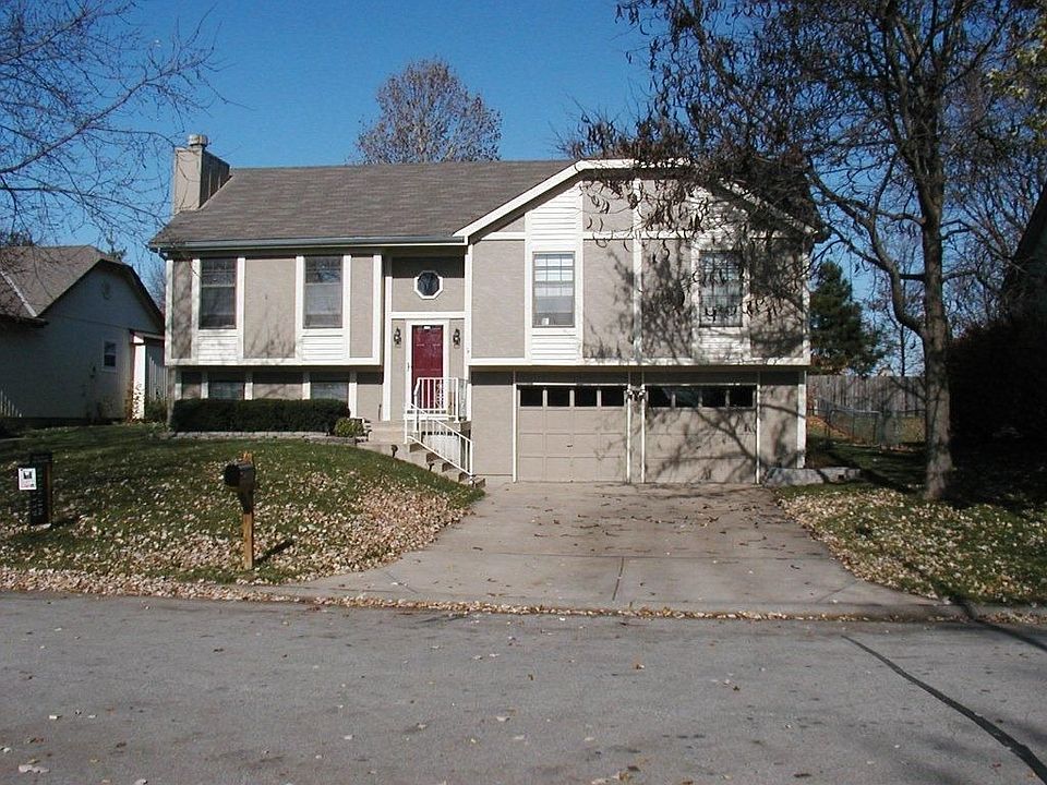 New Exterior Paint on this Beautiful Home!