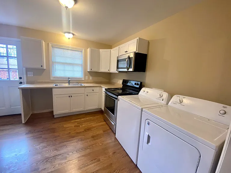 242 Cochran Rd — Photo 12
