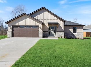 26 Dunipace Dr, Bella Vista, AR 72715