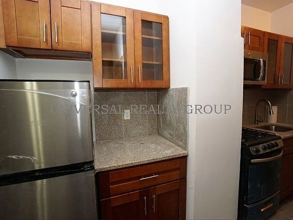 5th image of 259 Broome St #4A