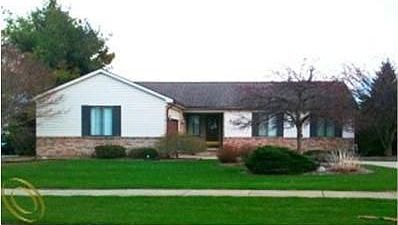 1st image of 475 Lakes Edge Dr