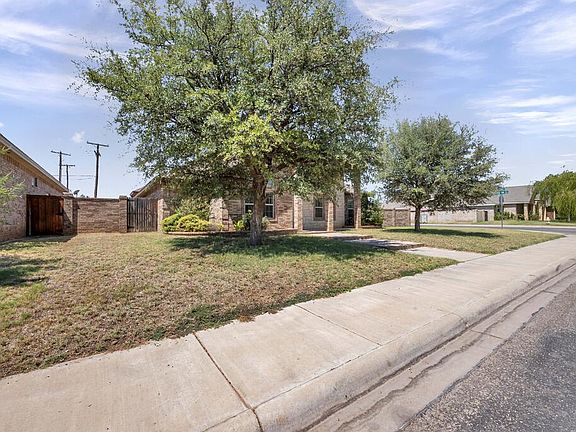 3rd image of 4911 Crista Ln
