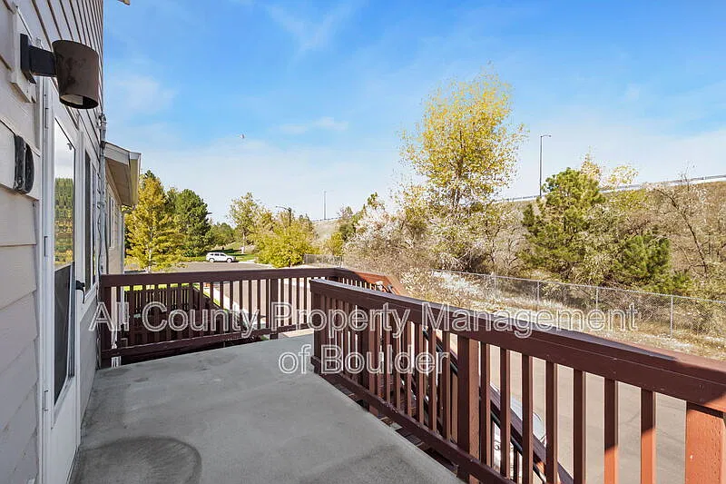 2 bed, 1.0 bath, 880 sqft, $1,795 — Photo 3