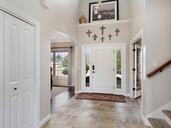 3rd image of 5021 Wyndham Ct