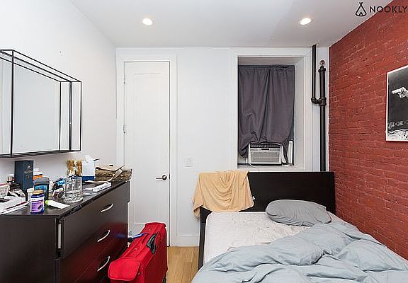 3rd image of 228 E 27th St APT 3B