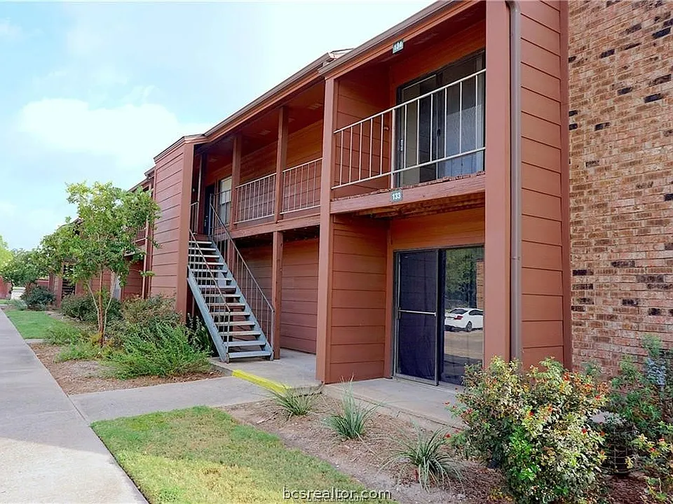 904 University Oaks #137