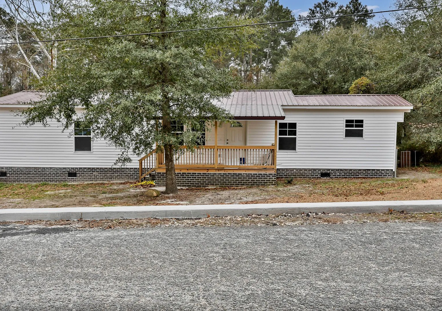 Completely Remodeled 3BR Home in Lexington with Granite Countertops & New Stainless Steel Appliances — Photo 1