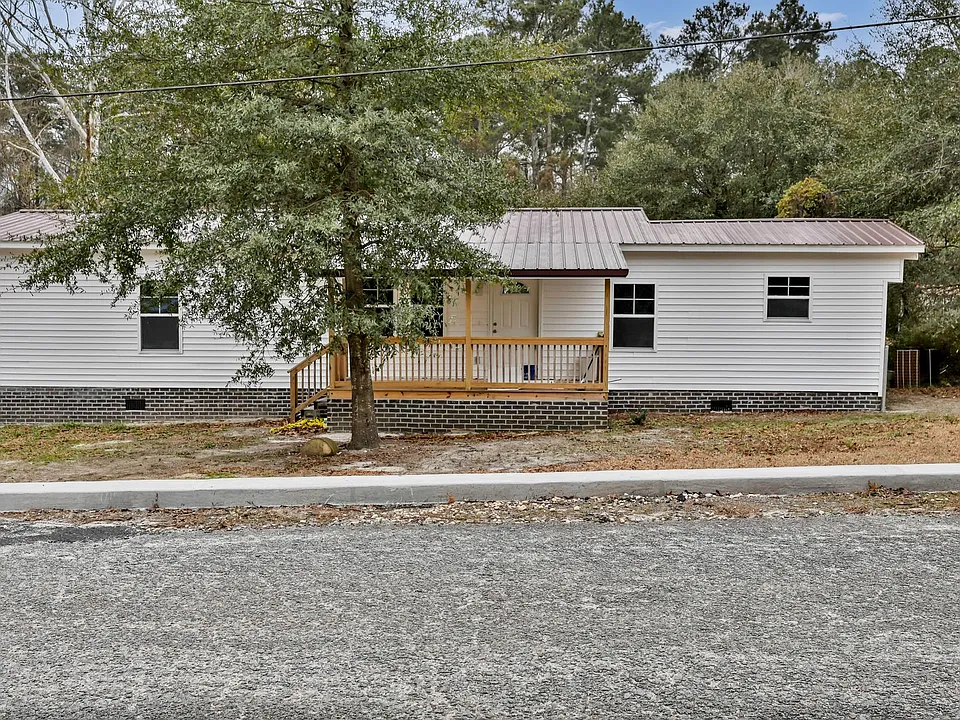 152 Robin Rd